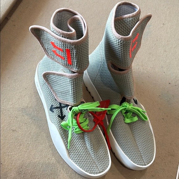 Off-White High-Tops with Green and Red Accents - Picture 1 of 7